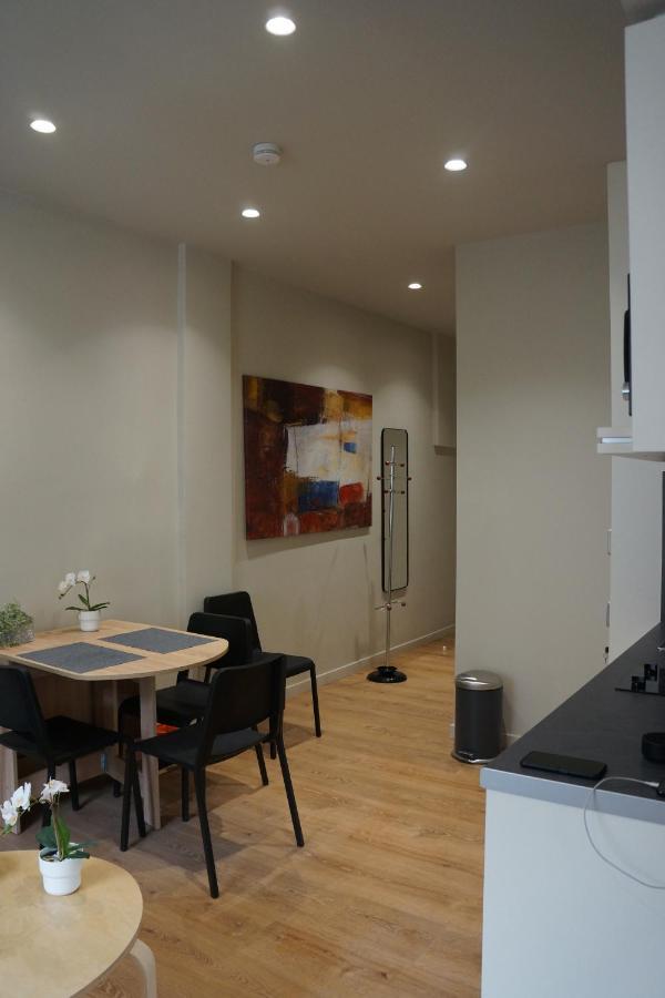 Historic Center Luxury Studio Apartment เอเธนส์ ภายนอก รูปภาพ