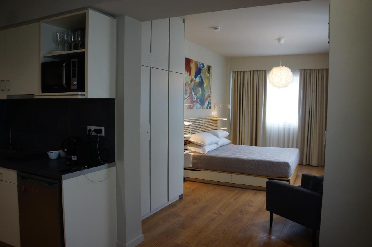 Historic Center Luxury Studio Apartment เอเธนส์ ภายนอก รูปภาพ